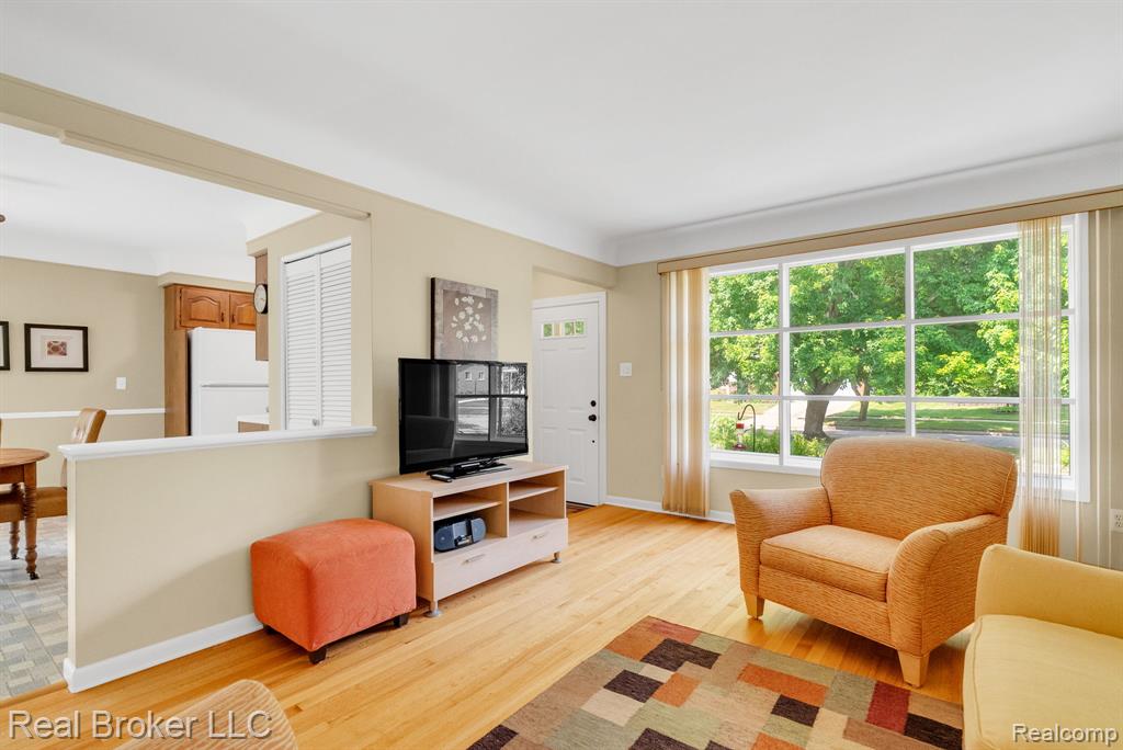 42347 Brentwood Drive, Plymouth, MI 48170 — Photo 10