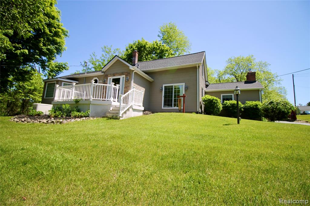 8372 Parshallville Road, Fenton, MI 48430 — Photo 2