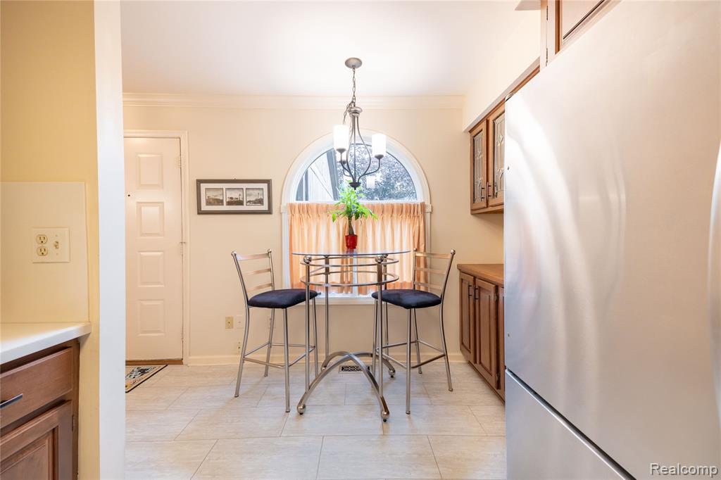 9830 Hawthorne Glen Drive, Grosse Ile, MI 48138 — Photo 11