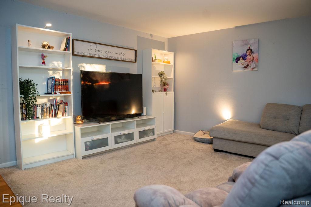 4505 Old Carriage Road, Flint, MI 48507 — Photo 2