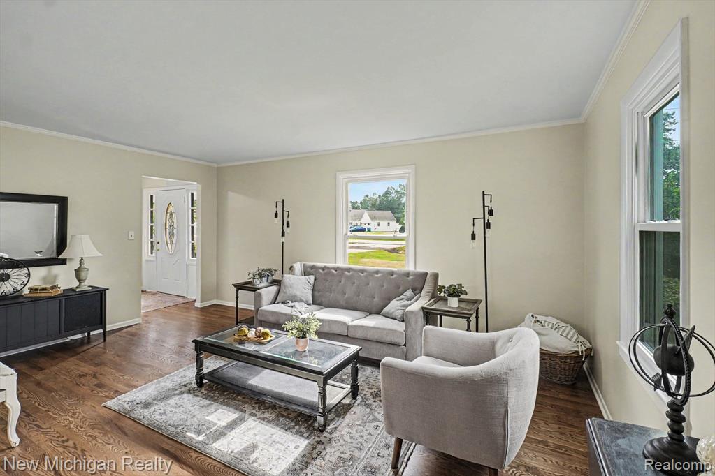 1105 Woodnoll Drive, Flint, MI 48507 — Photo 8