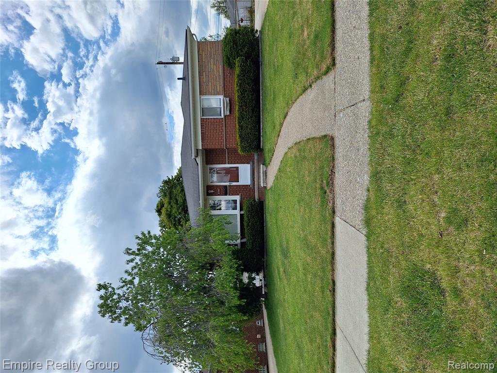 8547 Kinloch Street, Dearborn Heights, MI 48127 — front exterior