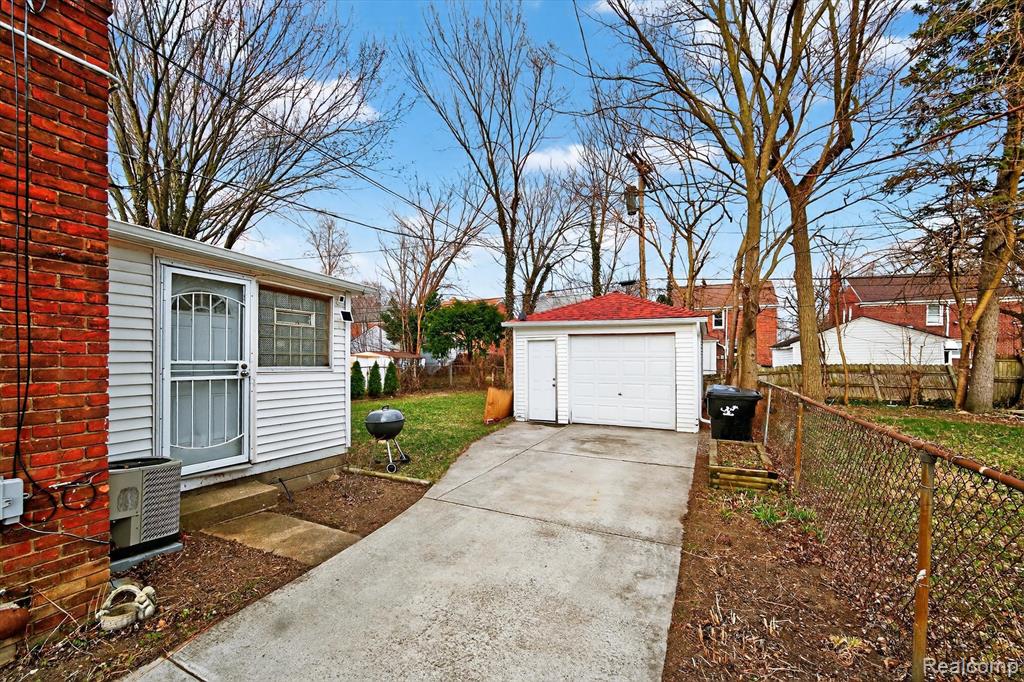 5762 Oldtown Street, Detroit, MI 48224 — Photo 34
