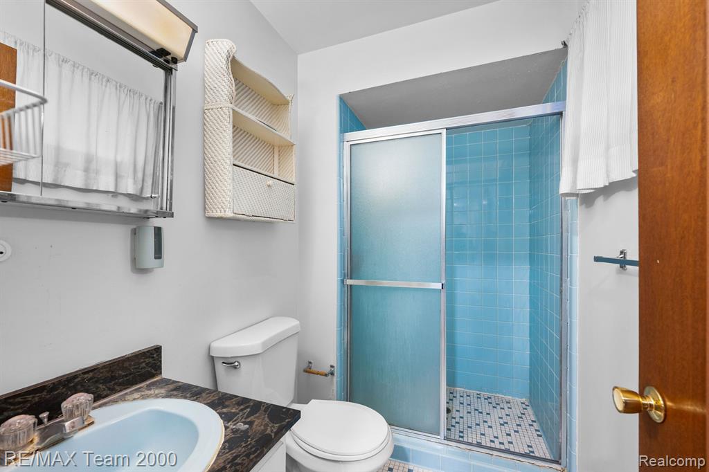 625 CENTRALIA Street, Dearborn Heights, MI 48127 — Photo 15