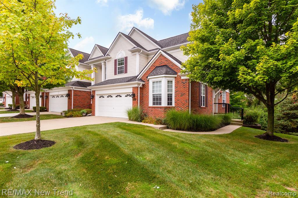 29319 DOUGLAS Drive, Novi, MI 48377 — Photo 2