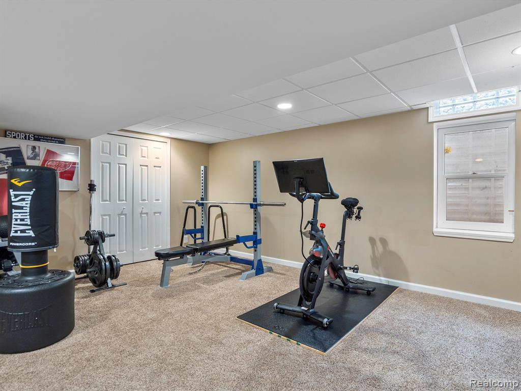 6792 PINE WAY Drive, Troy, MI 48098 — Photo 32