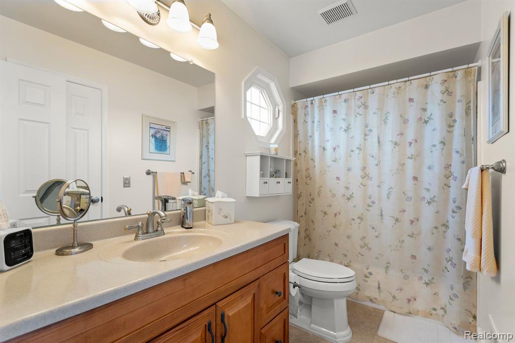 43579 YORKVILLE Drive, Canton, MI 48188 — Photo 12