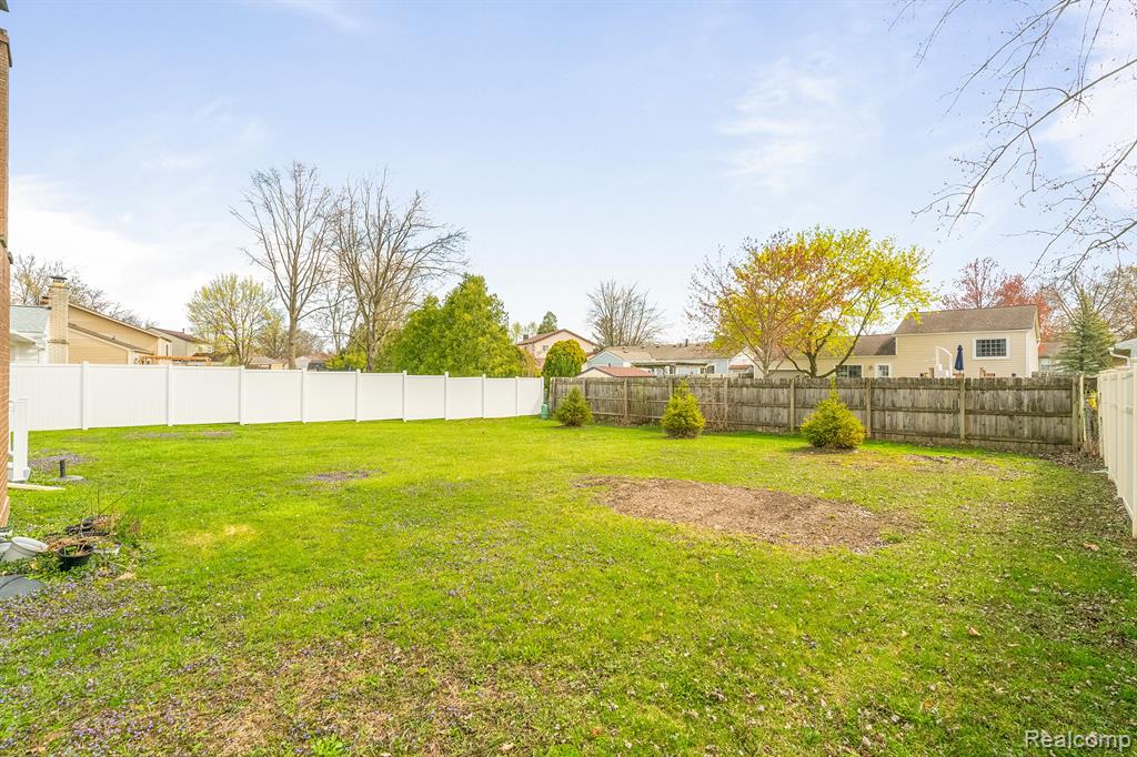 5745 NEW MEADOW Drive, Ypsilanti, MI 48197 — Photo 5