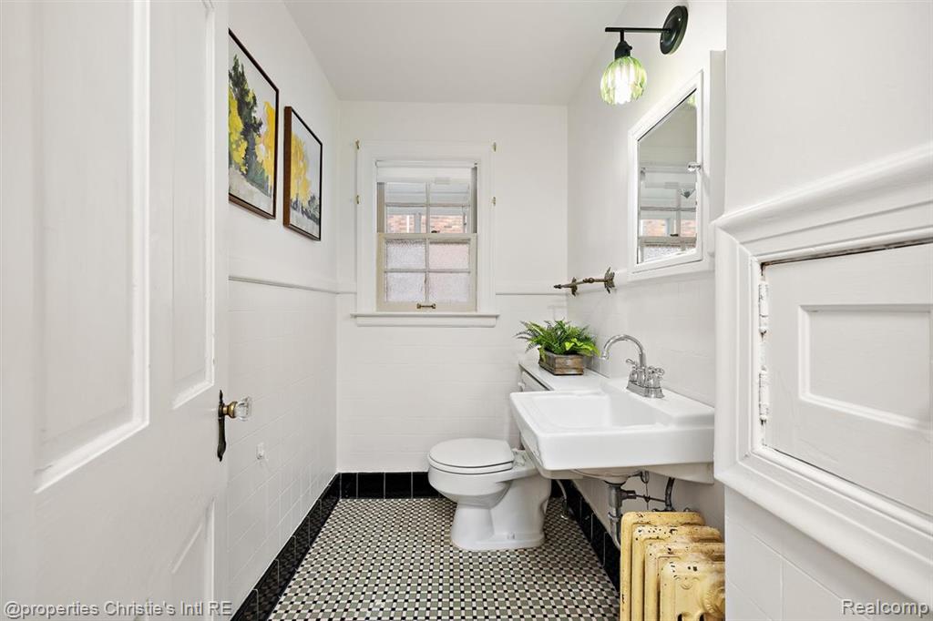 285 McMillan Road, Grosse Pointe Farms, MI 48236 — Photo 13