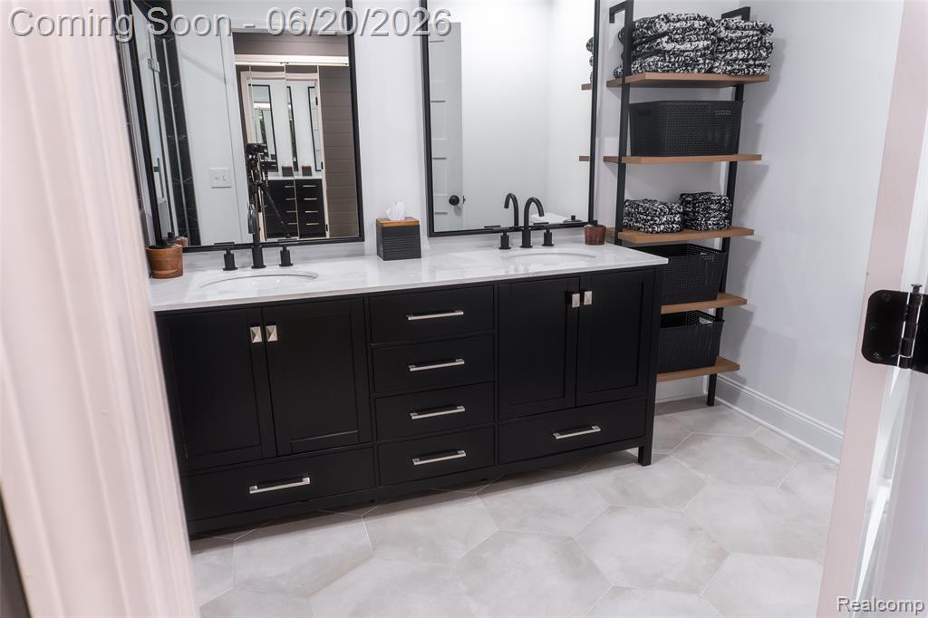 4413 Pinehurst Drive, West Bloomfield, MI — Photo 48