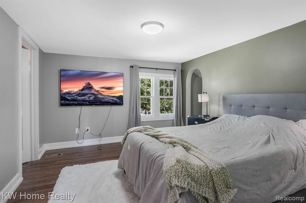 207 E SHERMAN Street, Holly, MI 48442 — Photo 13