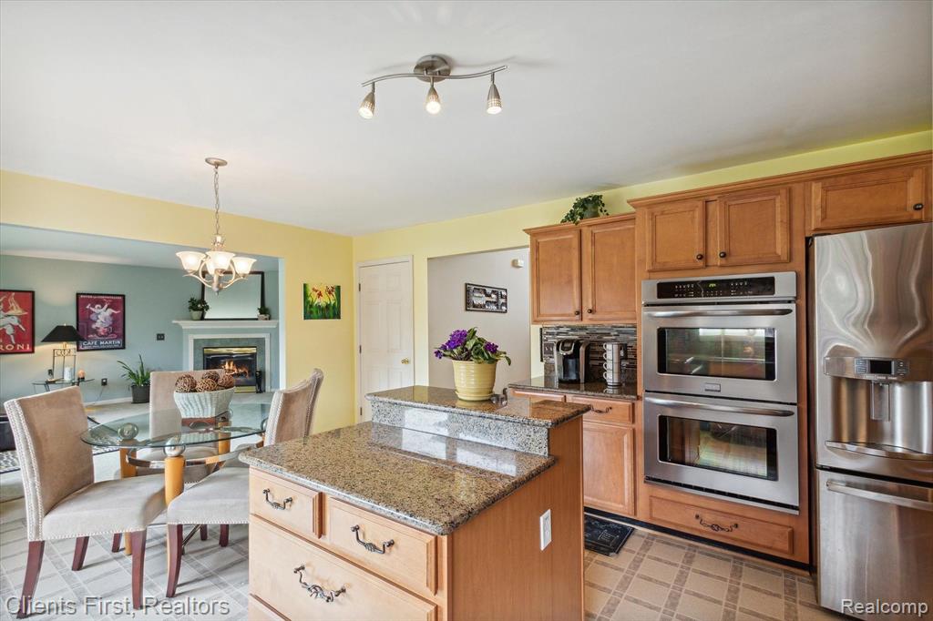 43872 N TIMBERVIEW Drive, Belleville, MI 48111 — Photo 12