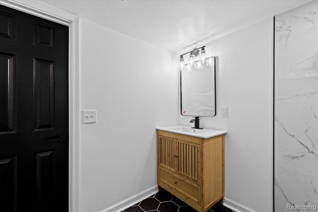 16866 Harlow, Detroit, MI 48235 — Photo 26