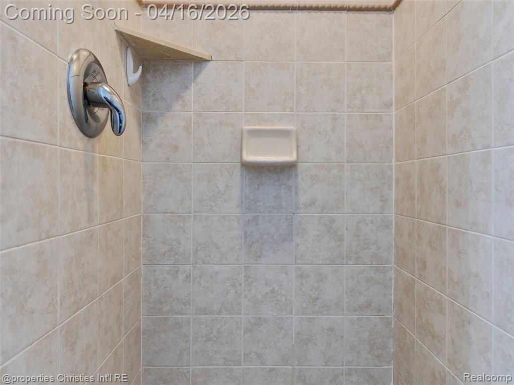 2435 Pfeifle, Howell, MI 48843 — Photo 31