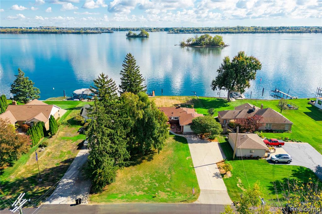 27627 Elba Drive, Grosse Ile, MI 48138 — Photo 34
