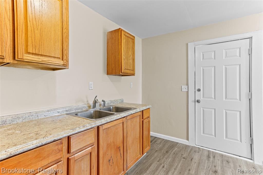 7524 Toepfer Road, Warren, MI 48091 — Photo 12