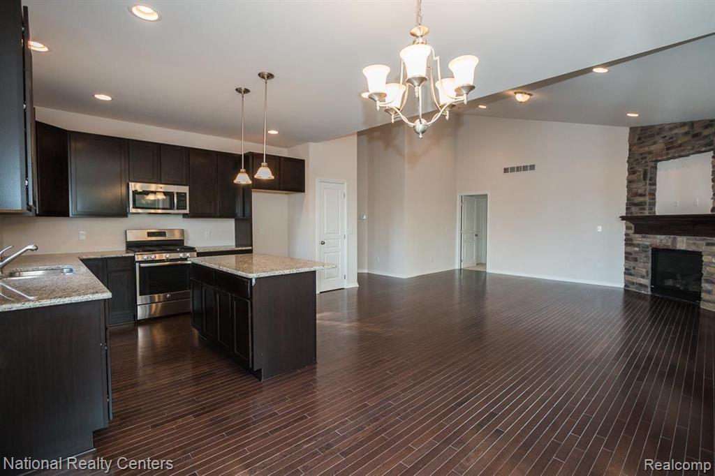 53213 Woodland, Chesterfield, MI 48047 — Photo 4