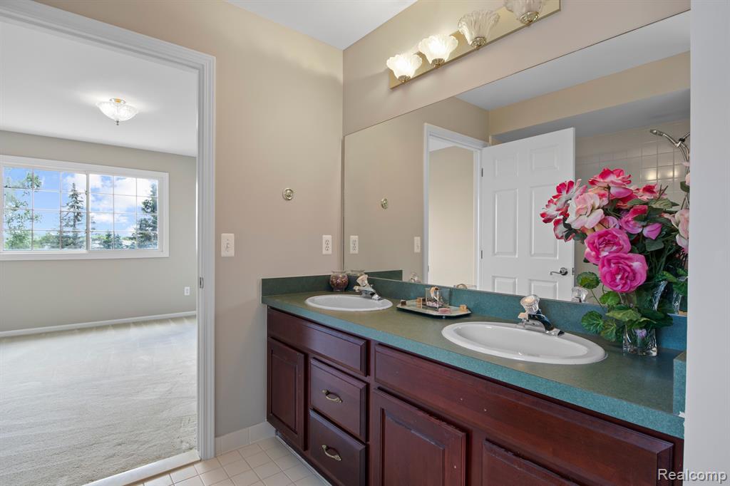 8950 WOODLORE SOUTH Drive, Plymouth, MI 48170 — Photo 30