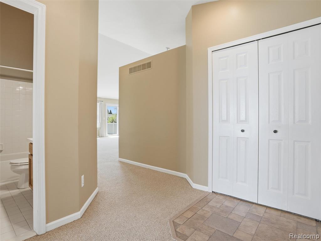 5837 Northridge Circle, Waterford, MI 48327 — Photo 5