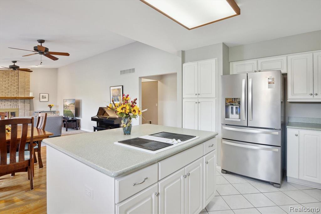 25999 PETROS Boulevard, Novi, MI — Photo 16