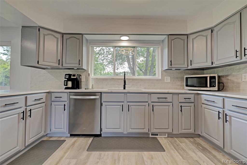 9580 Buckhorn Lake Road, Holly, MI 48442 — Photo 19
