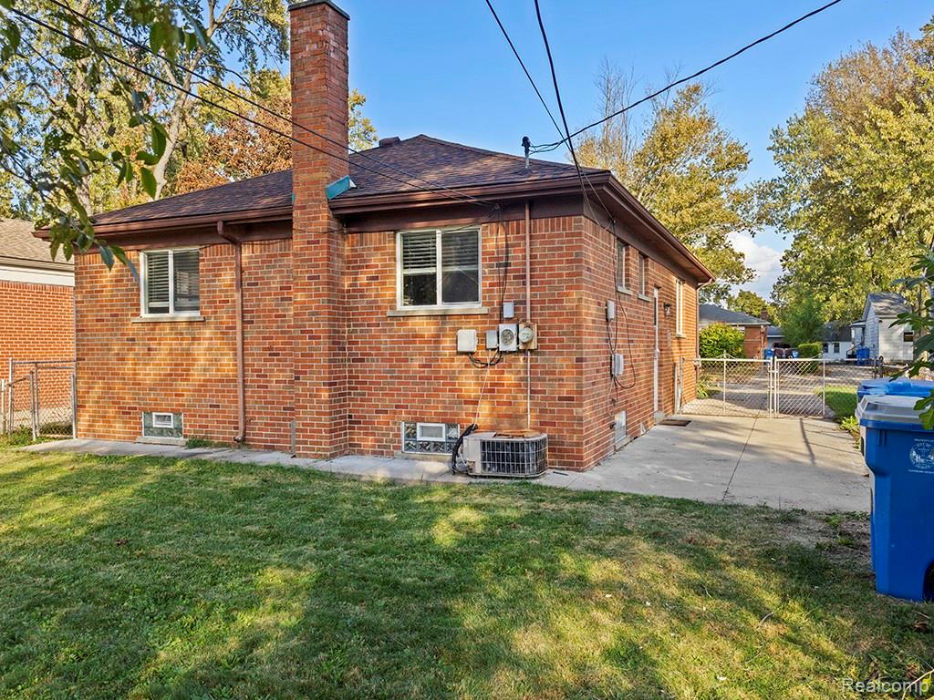 6435 Centralia Street, Dearborn Heights, MI 48127 — Photo 34