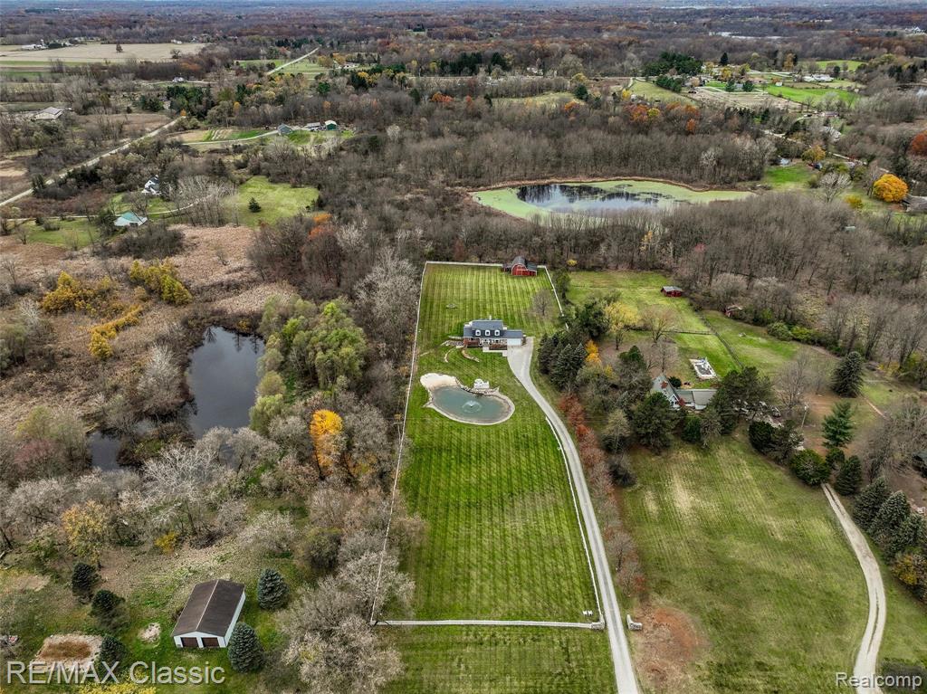 8173 Earhart Road, South Lyon, MI 48178 — Photo 95