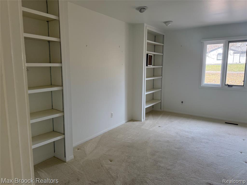 4623 Patrick Road, West Bloomfield, MI — Photo 12