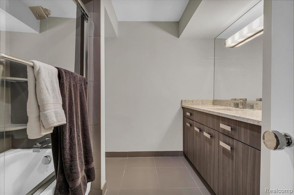 965 BLOOMFIELD WOODS, Bloomfield Hills, MI 48304 — Photo 45
