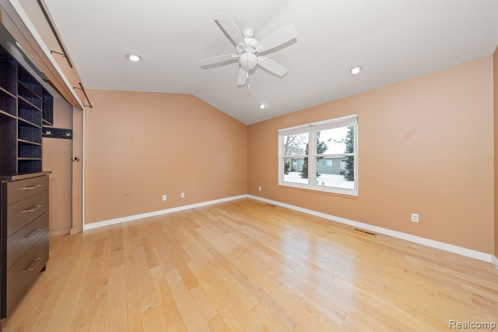 165 WINDING Brook, Commerce Twp, MI 48390 — Photo 14