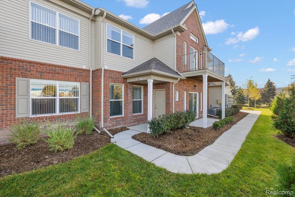8280 Heywood Circle, 2, Sterling Heights, MI 48312 — Photo 3