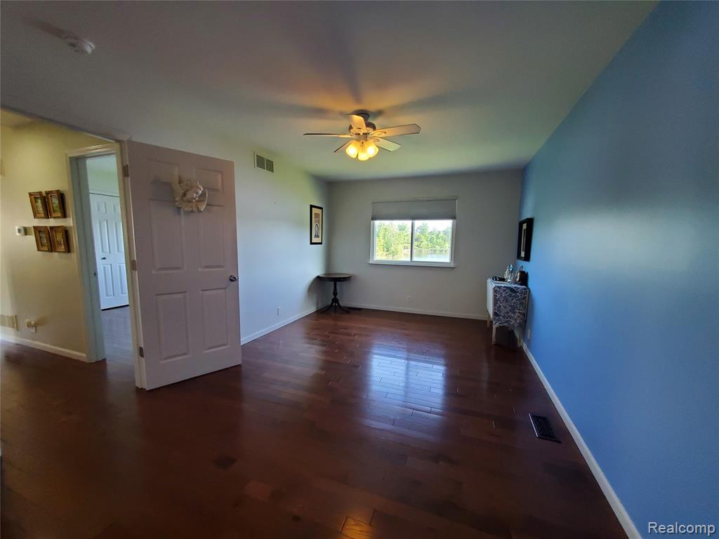 7281 Hawthorne Circle, Goodrich Vlg, MI — Photo 16