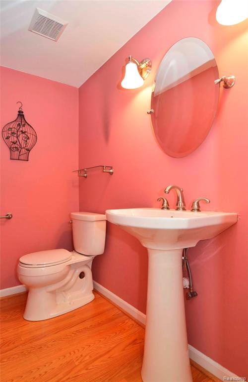 8152 Fairfield Circle, Springfield, MI — Photo 27