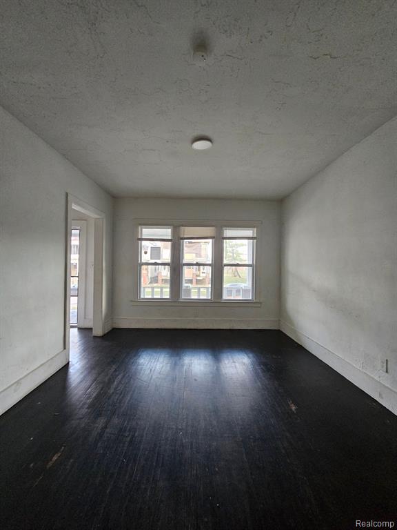 9421 RAVENSWOOD Street, Detroit, MI 48204 — Photo 4