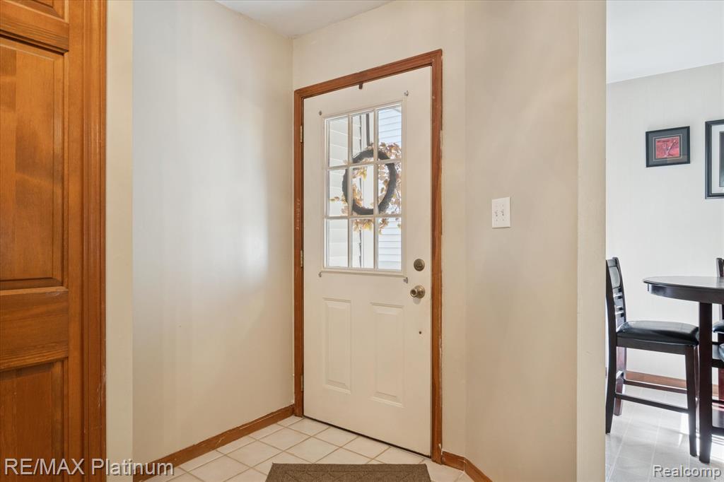 852 Woodridge Hills Drive, Brighton, MI 48116 — Photo 6