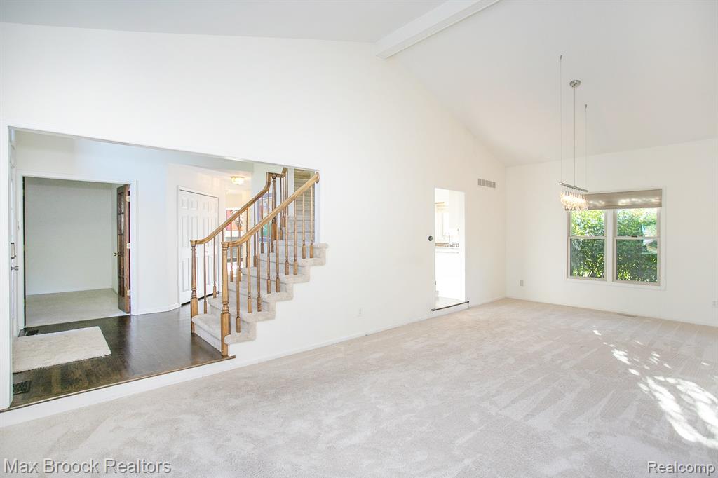 6817 Woodcrest Drive, Troy, MI 48098 — Photo 8