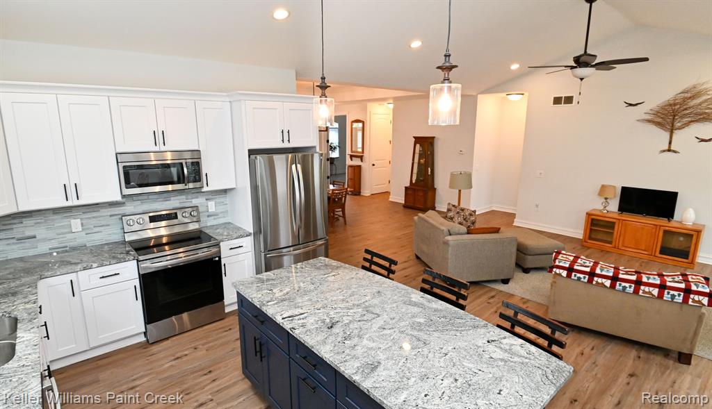 38 FOX HOLLOW Drive, Metamora, MI 48455 — Photo 15
