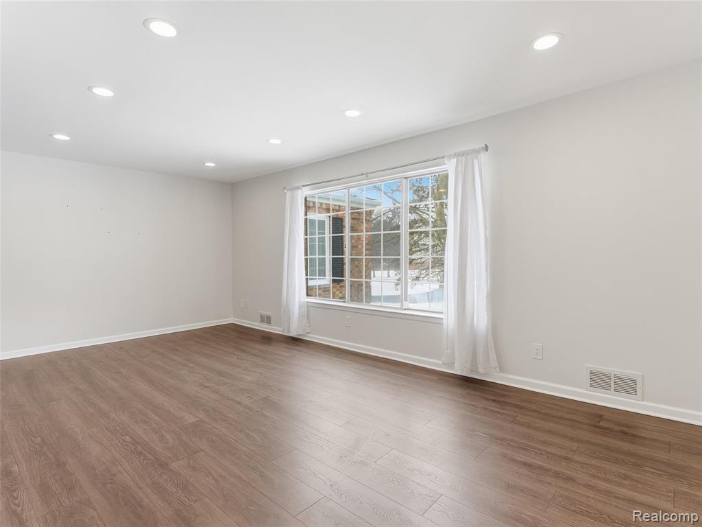 607 E Fox Hills E Drive, Bloomfield Hills, MI 48304 — Photo 9