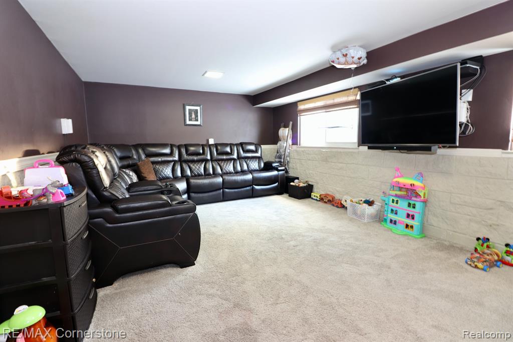 692 EASLEY Drive, Westland, MI 48186 — Photo 20