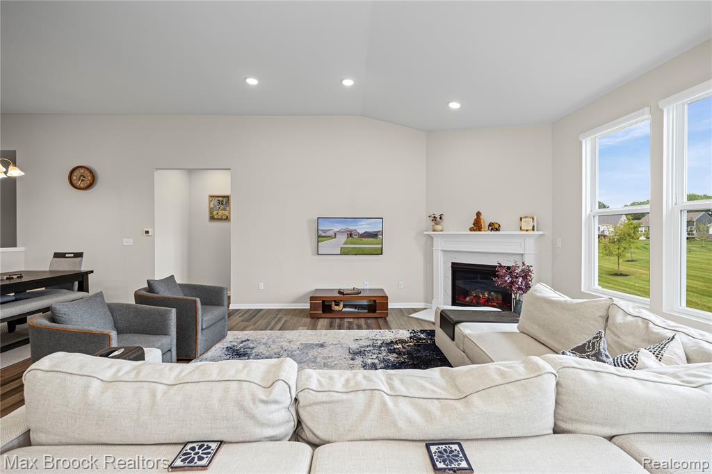 30153 TURTLE CREEK CIRCLE, New Hudson, MI 48165 — Photo 13