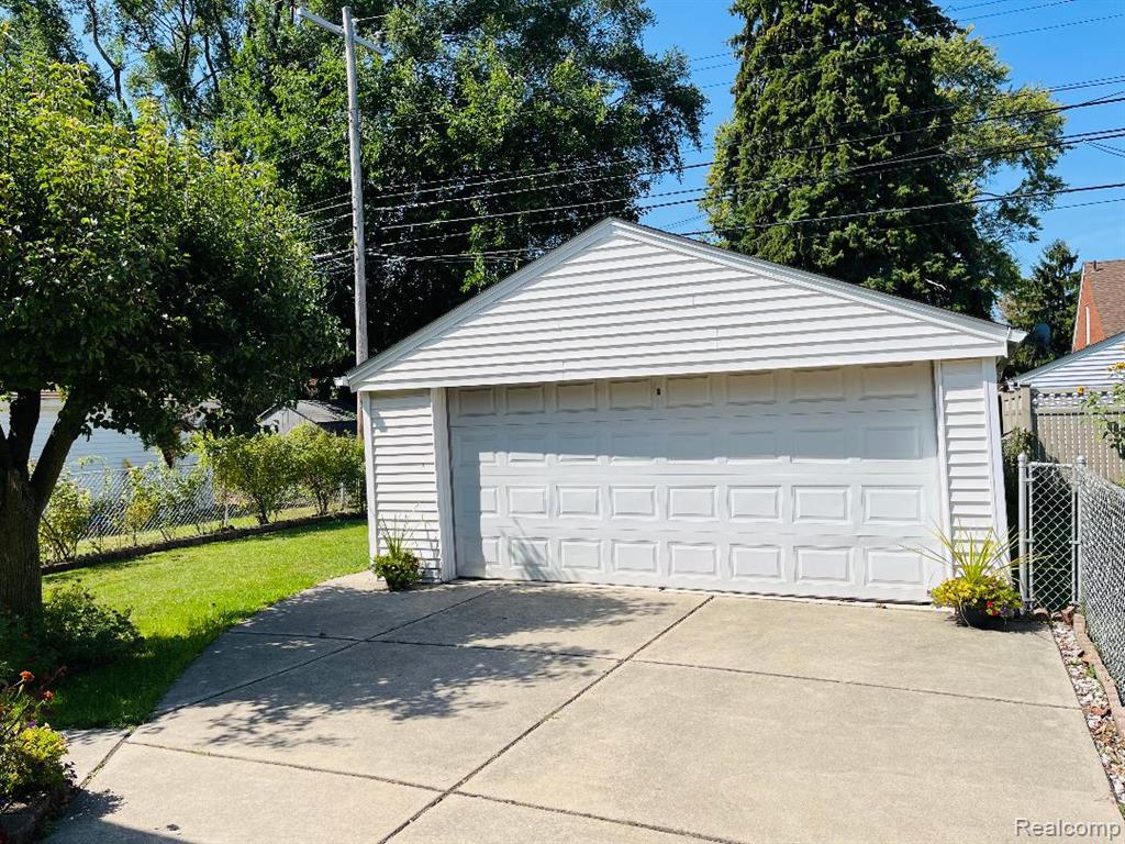 7653 Pinehurst Street, Dearborn, MI 48126 — Photo 5