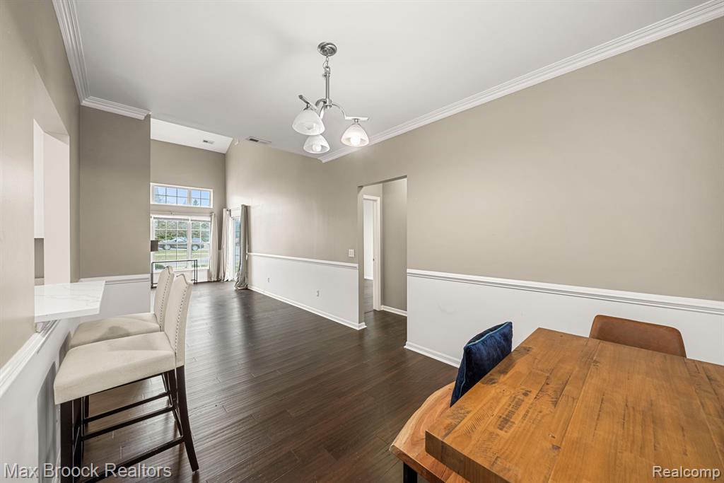 6104 ADDINGTON Drive, Commerce Twp, MI 48390 — Photo 11