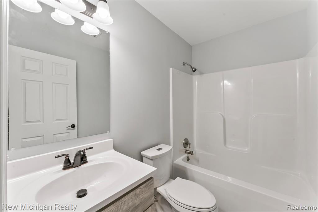 6239 Grange Hall Road, Holly, MI 48442 — Photo 24