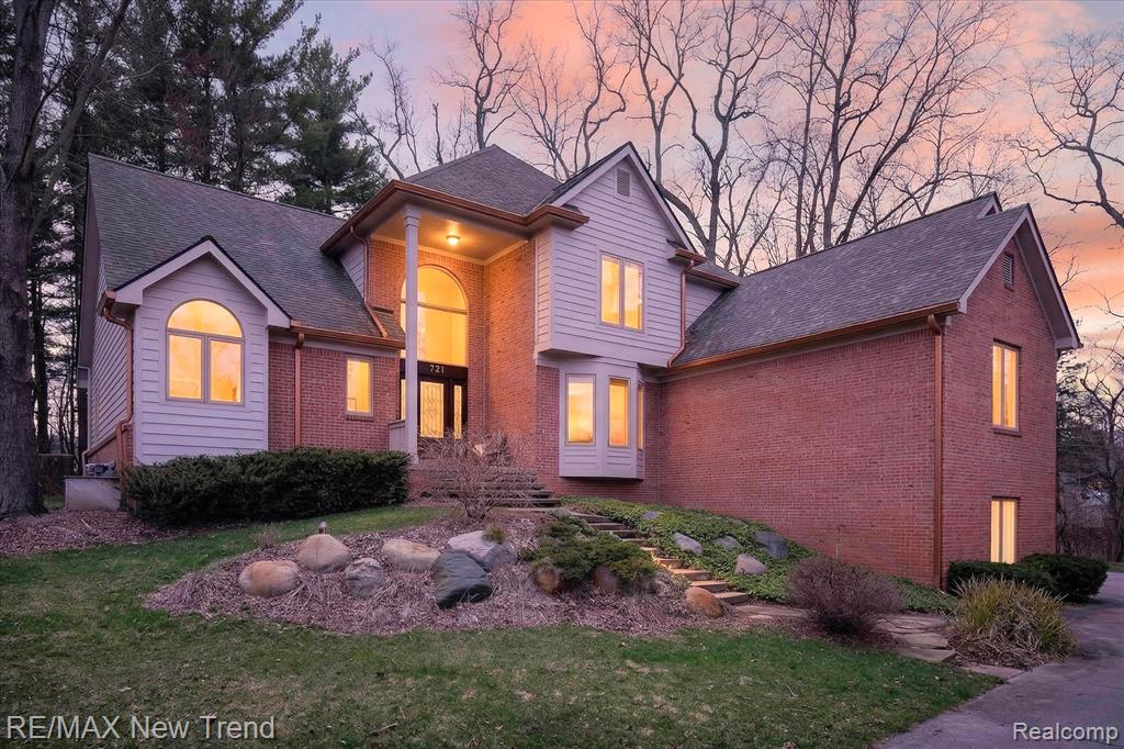 5721 Coralwood Court, Commerce Twp, MI 48382 — Photo 3