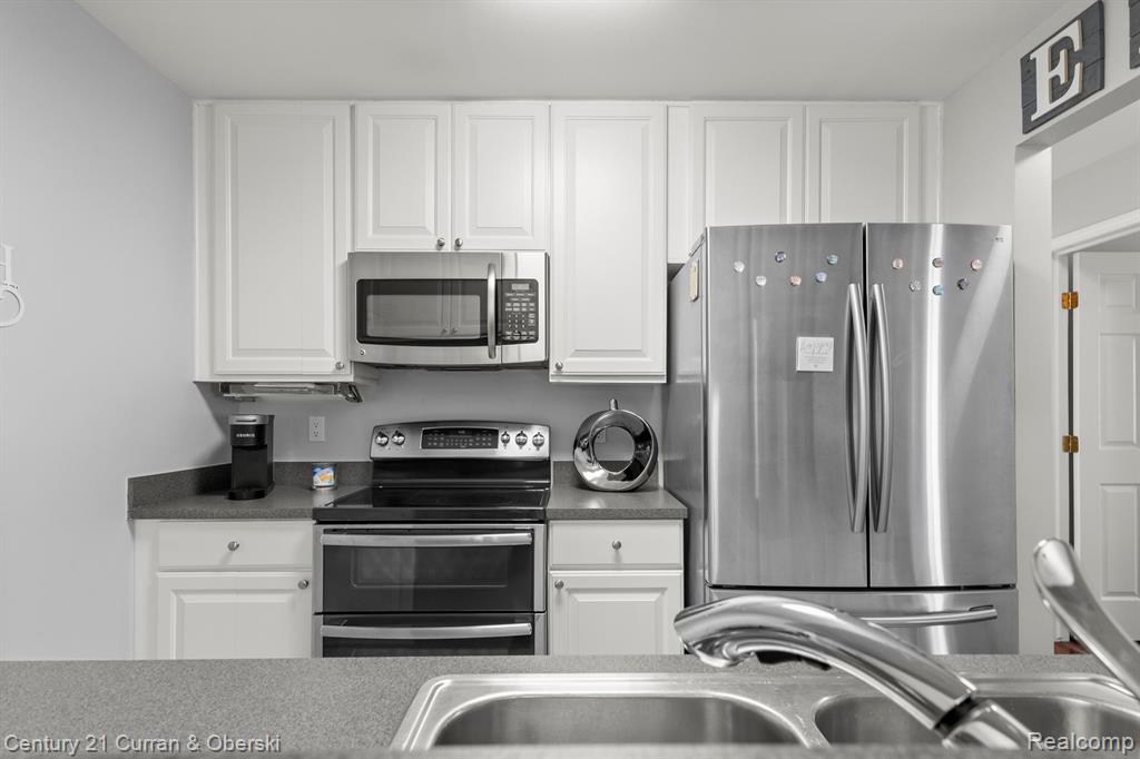 23070 FAIRLANE Boulevard, Woodhaven, MI 48183 — Photo 10