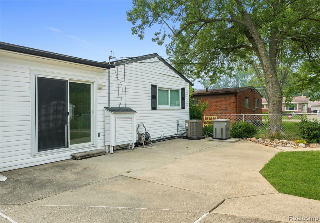 1121 Windham Street, Westland, MI 48186 — Photo 31