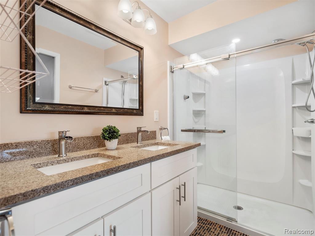 890 Darwin Place Court, Rochester Hills, MI 48307 — Photo 15
