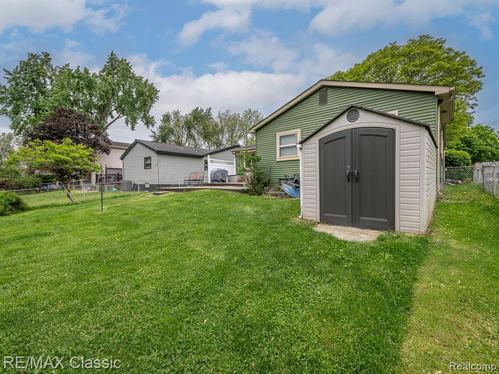 8866 MANTON Avenue, Plymouth, MI 48170 — Photo 24