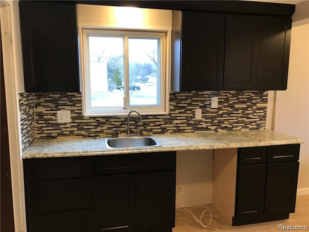 8404 Westminster Avenue, Warren, MI 48089 — Photo 14
