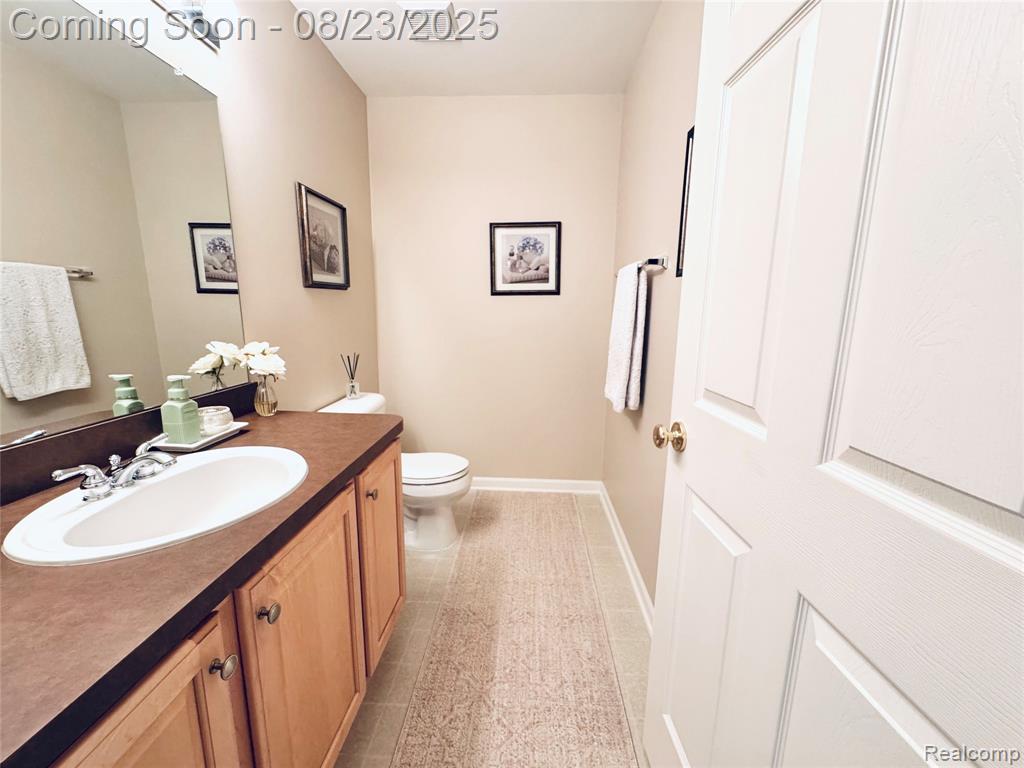 16976 Farmington Rd Road, 19, Livonia, MI 48154 — Photo 11